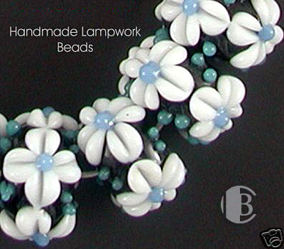 single glass bead partial detailed view