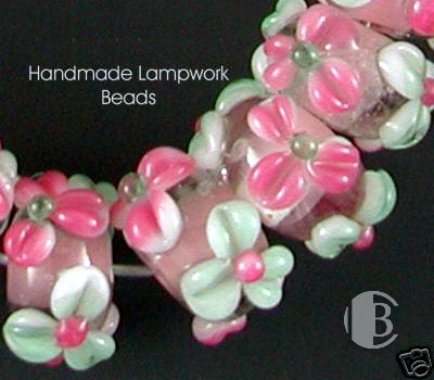 single glass bead partial detailed view