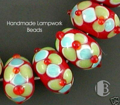 single glass bead partial detailed view