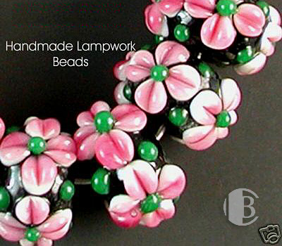 single glass bead partial detailed view