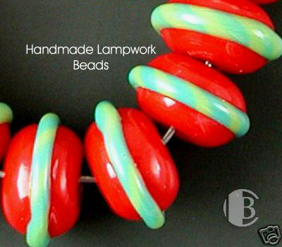 single glass bead partial detailed view