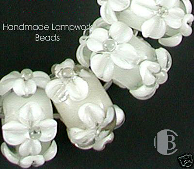 single glass bead partial detailed view