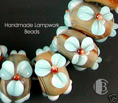 single glass bead partial detailed view