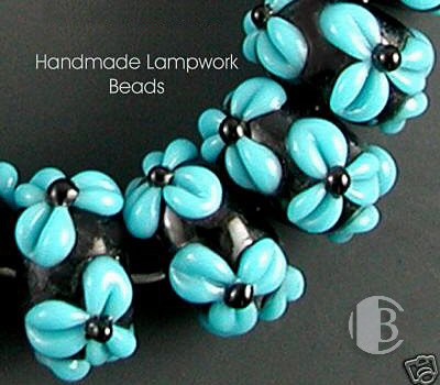 single glass bead partial detailed view