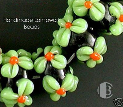 single glass bead partial detailed view