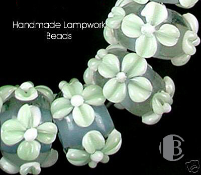 single glass bead partial detailed view