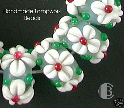 single glass bead partial detailed view