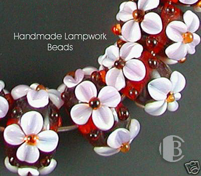 single glass bead partial detailed view