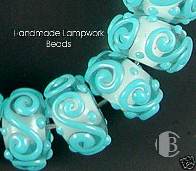 single glass bead partial detailed view