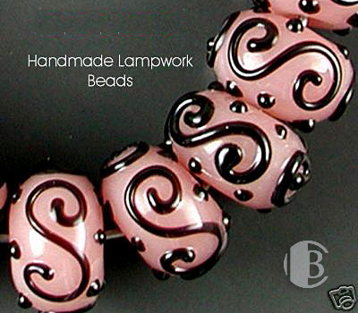 single glass bead partial detailed view