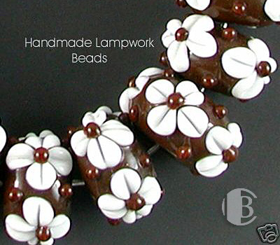 single glass bead partial detailed view