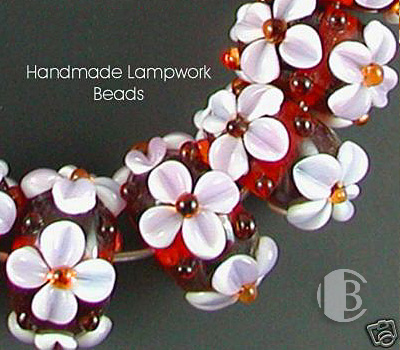 single glass bead partial detailed view